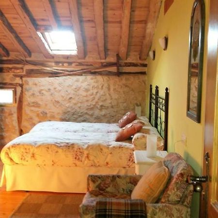 Casa Rural Calle Real Bed & Breakfast Torremocha de Ayllon Bagian luar foto