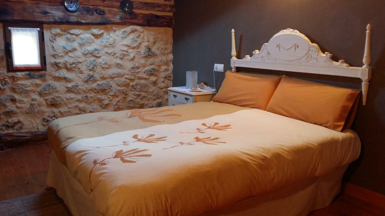 Casa Rural Calle Real Bed & Breakfast Torremocha de Ayllon Bagian luar foto