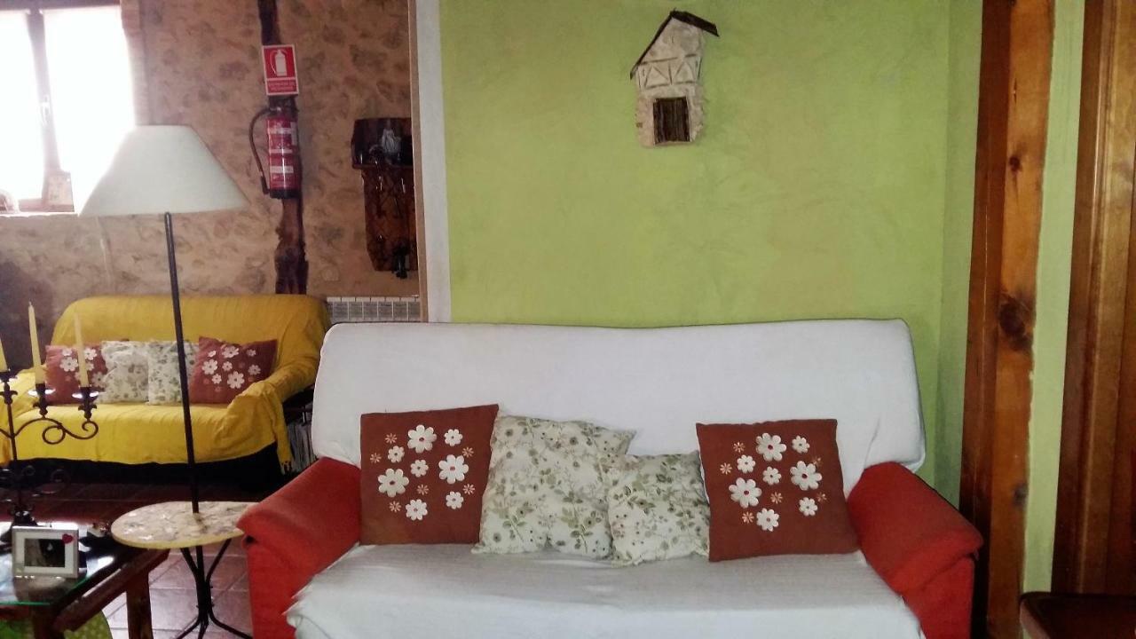 Casa Rural Calle Real Bed & Breakfast Torremocha de Ayllon Bagian luar foto
