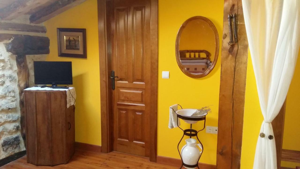 Casa Rural Calle Real Bed & Breakfast Torremocha de Ayllon Bagian luar foto