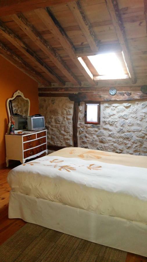 Casa Rural Calle Real Bed & Breakfast Torremocha de Ayllon Bagian luar foto