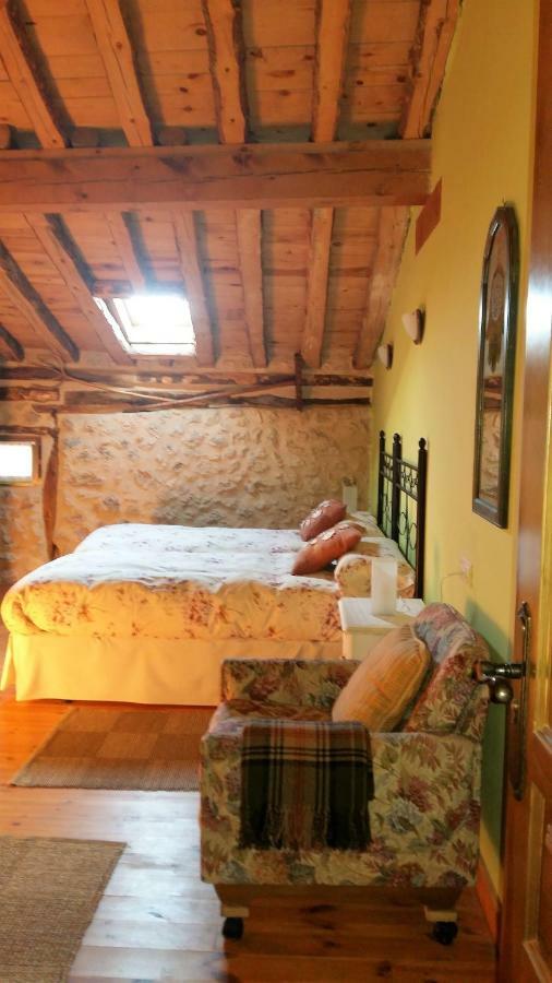 Casa Rural Calle Real Bed & Breakfast Torremocha de Ayllon Bagian luar foto